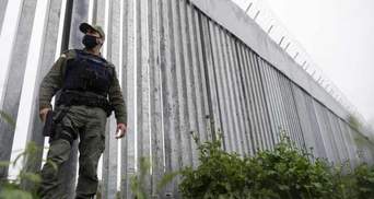 Против мигрантов: Греция поставила забор с колючей проволокой на границе с Турцией