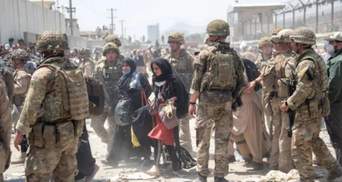 США начали выводить военных из аэропорта Кабула