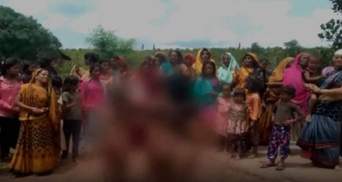 "Ритуал дождя": в Индии девочек прилюдно раздели и водили по селу