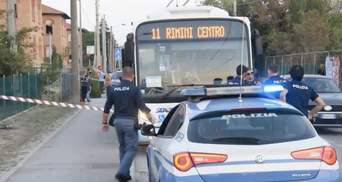 Попросили показати квиток: в Італії біженець влаштував криваву різанину в автобусі