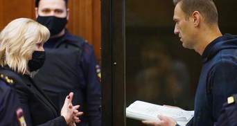 Серия "случайностей" продолжается: в России умерла судья, отправившая Навального в колонию