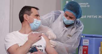 Трижды вакцинированы: украинские министры получили бустерную дозу
