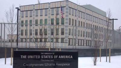 США опять рассматривают эвакуацию семей дипломатов из Украины, – Bloomberg