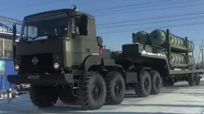 Два дивізіони ракетних комплексів С-400: Росія продовжує стягувати техніку до Білорусі