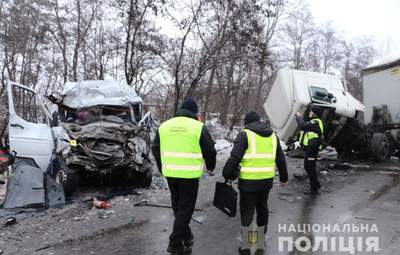 Поліція затримала водія вантажівки, причетного до страшної ДТП під Черніговом