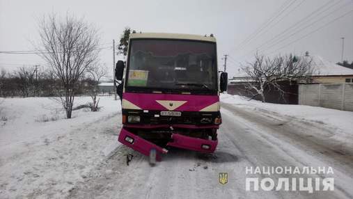 Рейсові автобуси зіткнулися на Харківщині: у ДТП постраждали 6 пасажирів