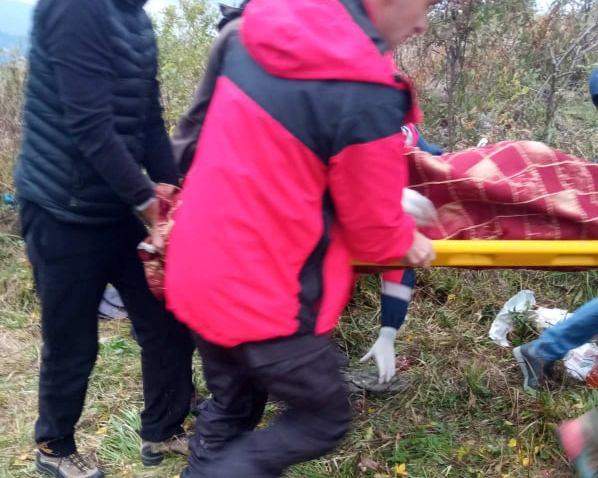 Рятувальники допомагали транспортувати постраждалих Рятувальники допомагали транспортувати постраждалих