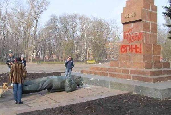 У Кіровограді Кропивницькому знесли пам'ятник Леніну