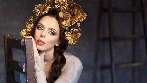 siski-pevitsi-v-eroticheskih-klipah-video-devushek