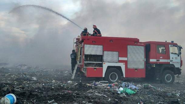 Пожежники ліквідують загоряння на сміттєзвалищі