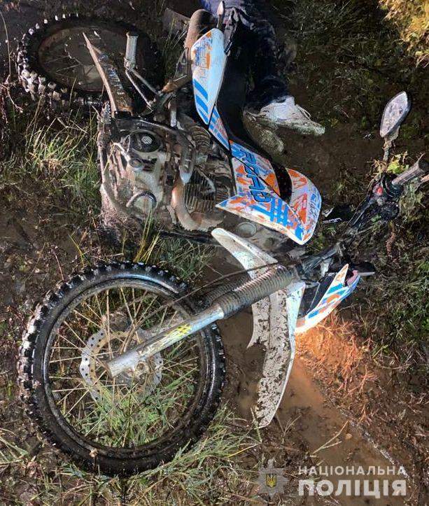 У горах на Львівщині трагічно загинув мотоцикліст: фото з місця події
