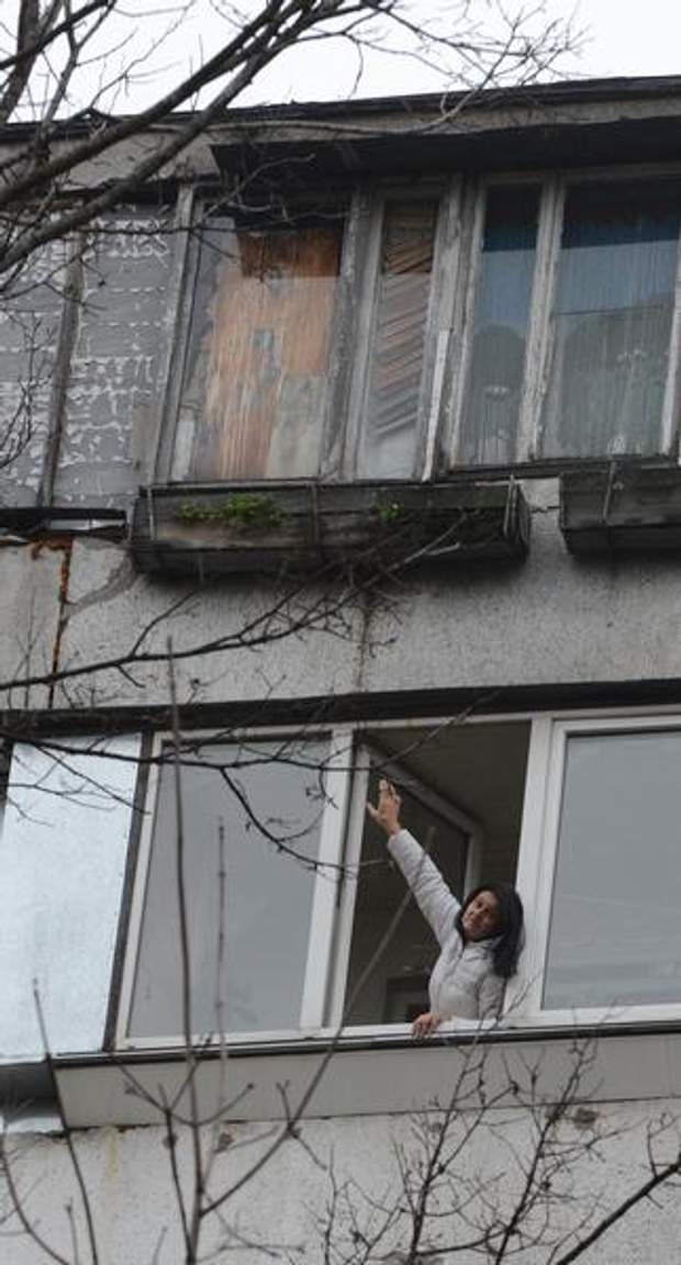 Жінка врятувала чоловіка, який зірвався з 9-го поверху