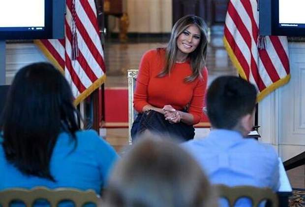 Чарівна Меланія Трамп засвітила нове стильне вбрання: фото