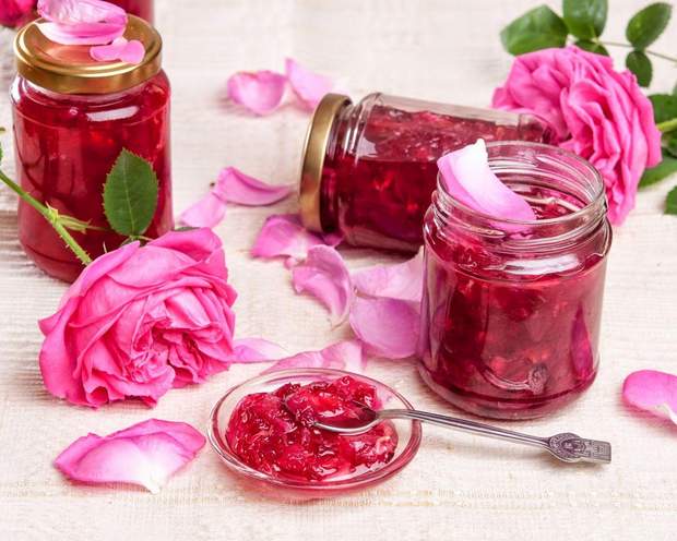 Варення з пелюсток троянд: рецепти приготування 