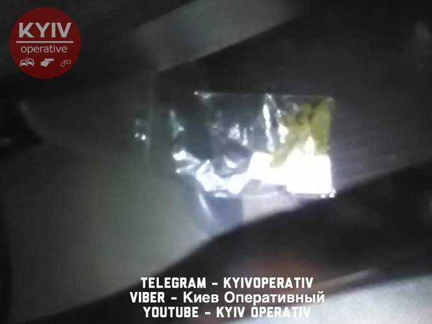 В Киеве детектив НАБУ употреблял наркотики прямо на улице 3