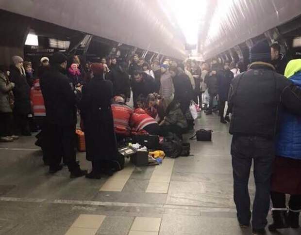 метро дитина померла Київ палац спорту