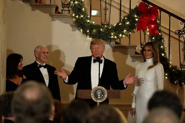  Donald and Melanie Trump organize a Christmas ball 