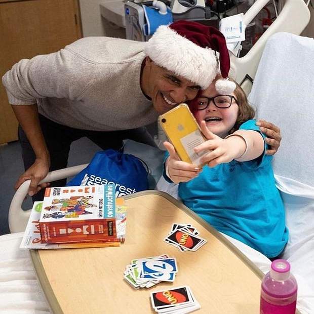 Барак Обама привітав дітей з Різдвом у капці Санта-клауса