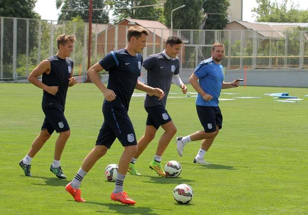   FC Chernomorets 