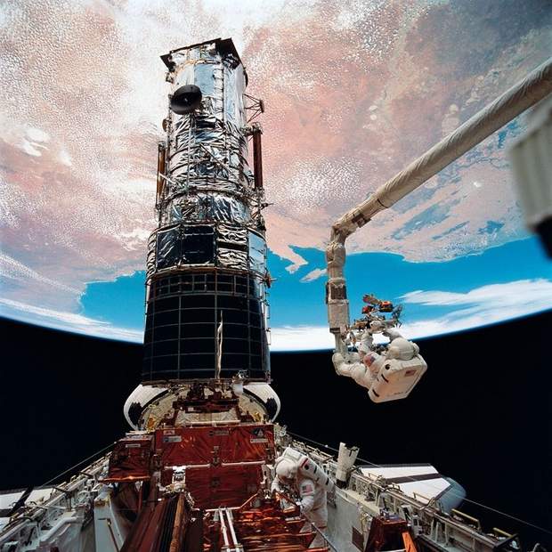   Hubble Space Telescope Remains Without Primary Camera 