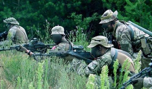 Фізична підготовка рекрутів у полі