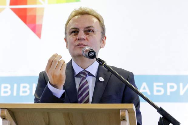 Лідер партії