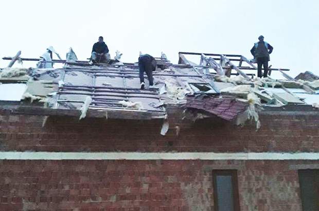 Негода Україна смерч ураган дощ зірвані дахи