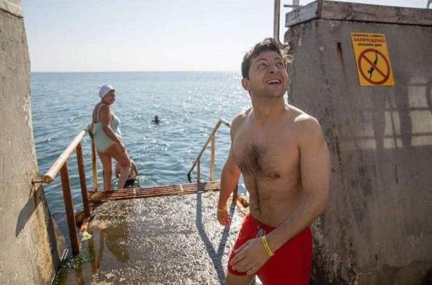 Зеленський скупався в морі Зеленський скупався в морі