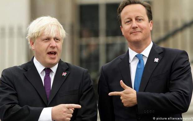 Брис Джонсон і Джеймс Кемерон Брис Джонсон і Джеймс Кемерон