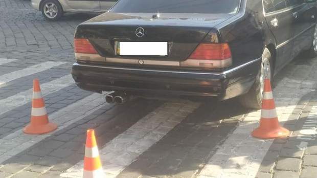 Авто мерії збило жінку