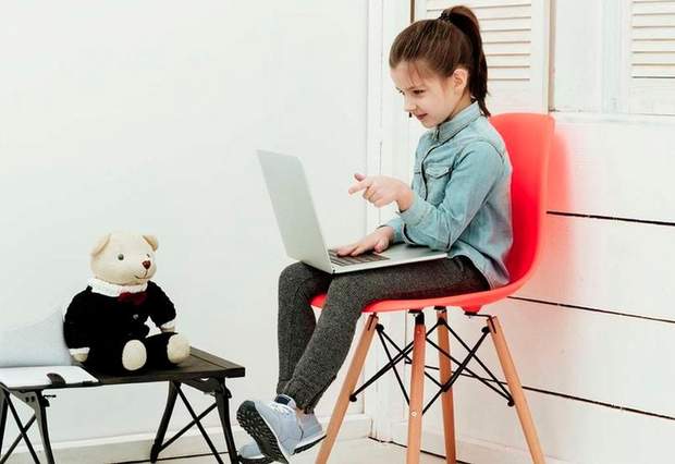 Дитина веде блог