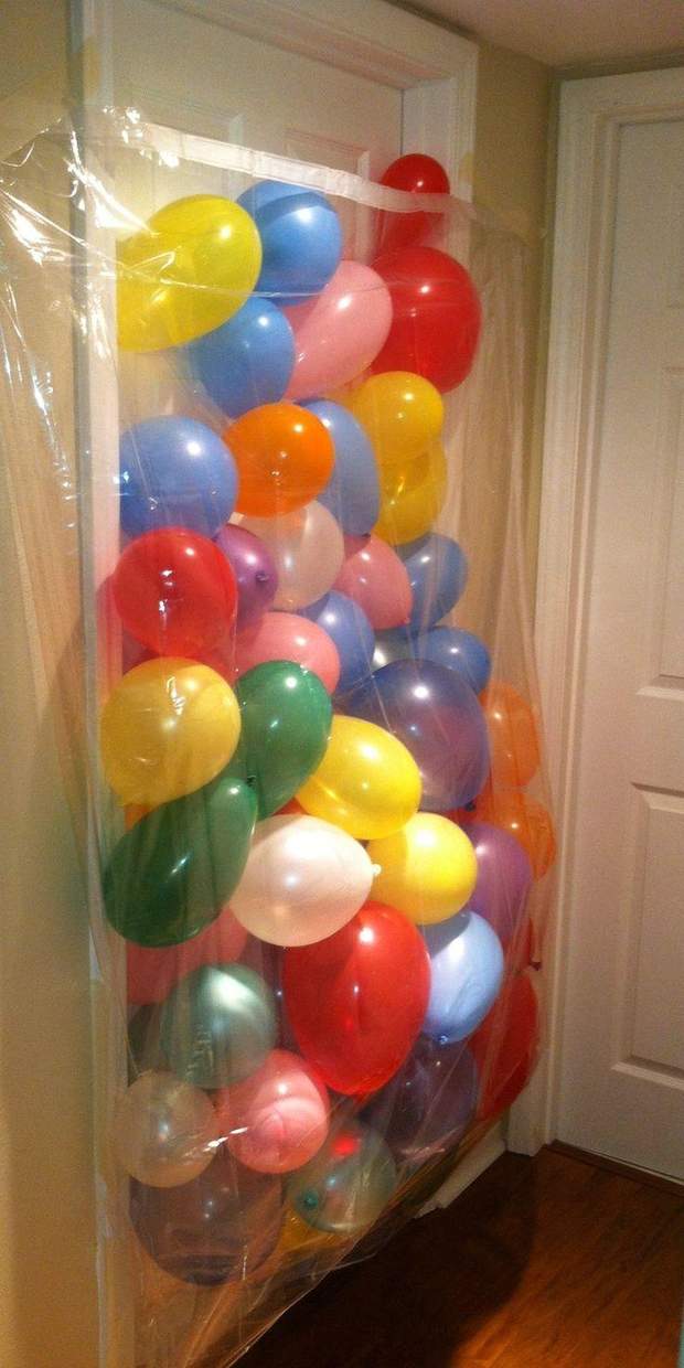 Двері з кульками