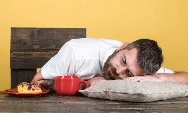 Причины усталости после еды и появления сонливости