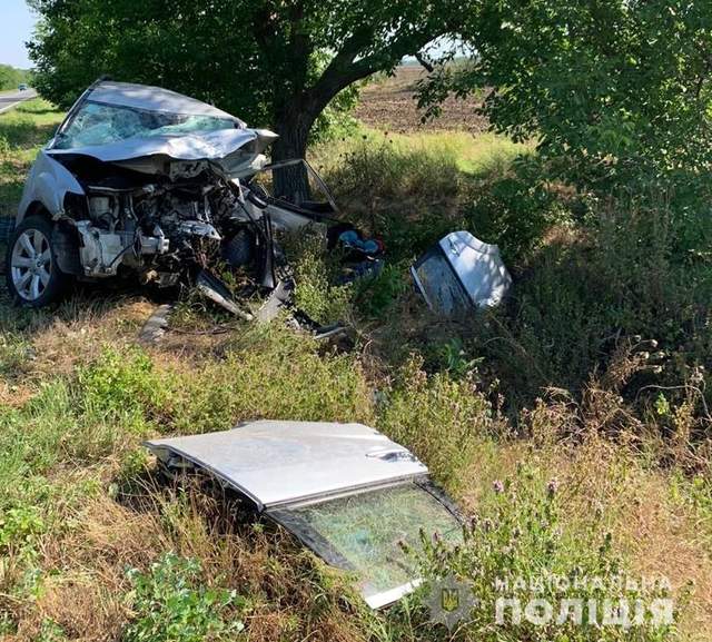 Розбите авто ДТП під Саф'янами