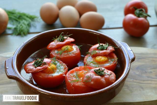 Яєчня в помідорах