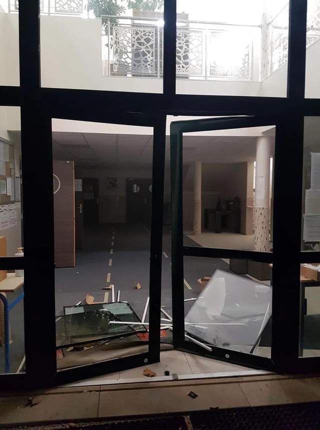 Мечеть, Франция, нападение, 2 декабря 2020, Бретеньи-сюр-Орж, въехали на авто Мечеть, Франция, нападение, 2 декабря 2020, Бретеньи-сюр-Орж, въехали на авто dqxikeidqxitkant