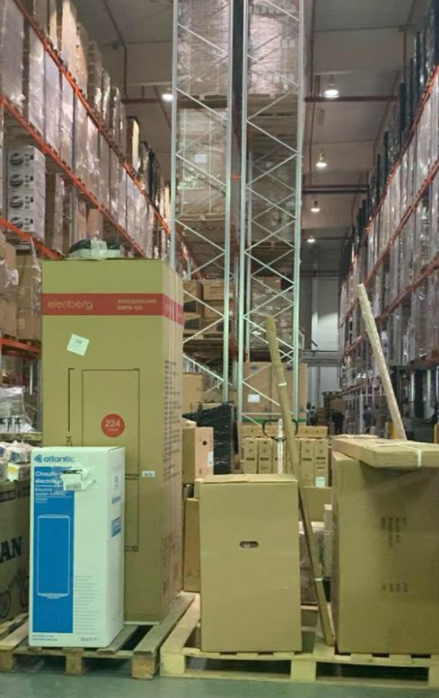 вилучення техніки у найбільшого продавця України