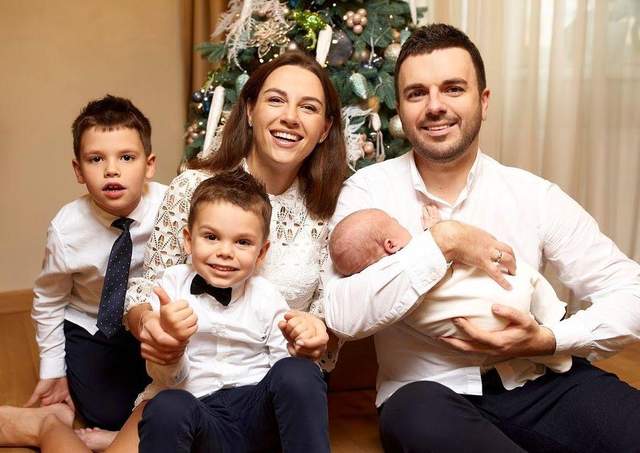 Григорій Решетник з дружиною і дітьми