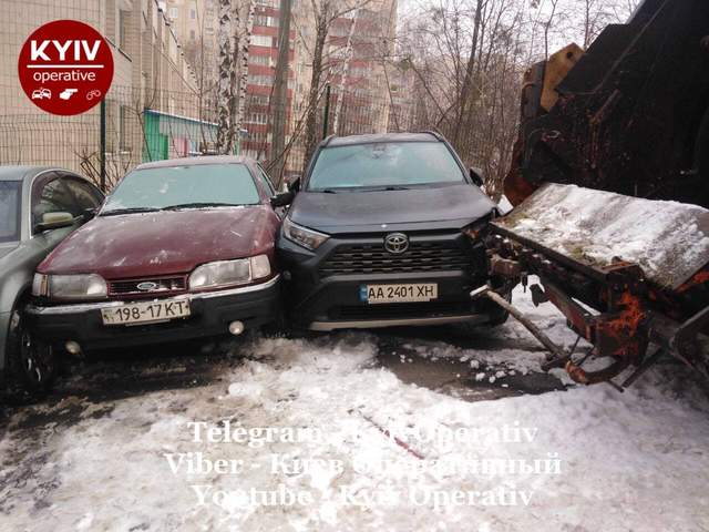 ДТП зі сміттєвозом у Києві