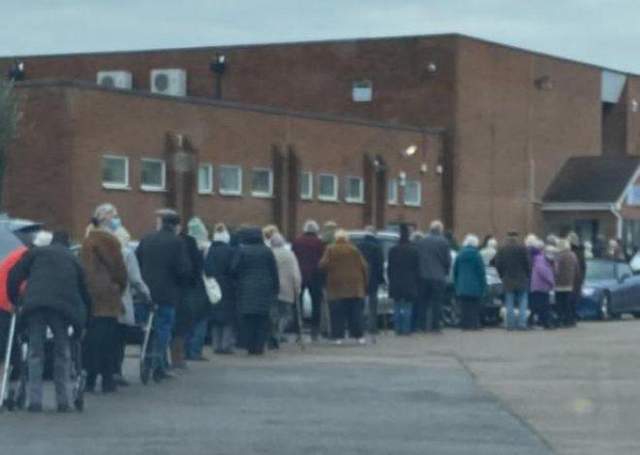 Черга за вакциною у Великій Британії Черга за вакциною у Великій Британії dqxikeidqxidqeant