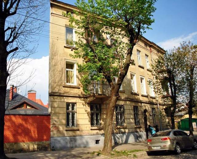 Плоские дома со всей Украины: они действительно существуют
