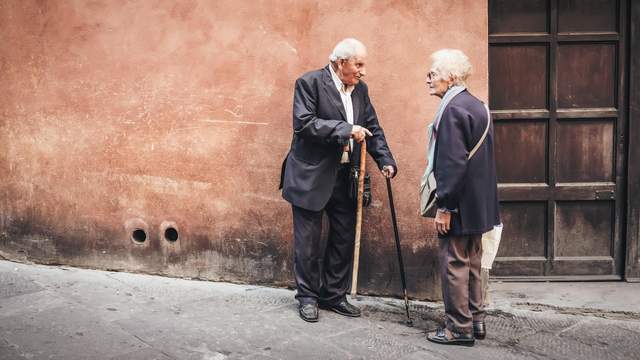 Пенсіонери з повним стажем мають визі мінімальні пенсії