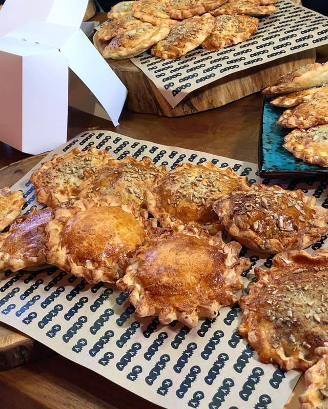 Киянам пропонують обрати логотип для Kyiv Pie
