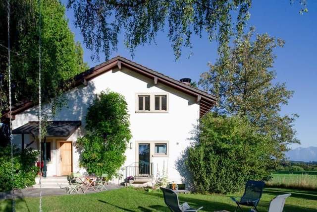 Фасад швейцарської вілли 1950-х років