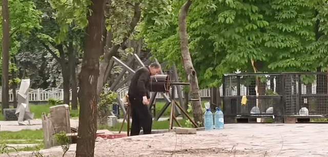 Мариуполь вода импровизированный колодец 23 мая 2022