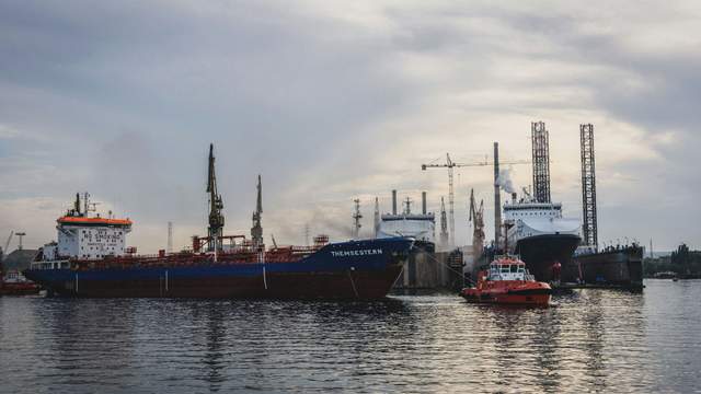 Туреччина закуповує менше російської нафти після нових санкцій Заходу, – Reuters