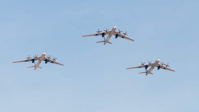 Росія перебазувала стратегічну авіацію під Москву: військовий експерт назвав причину таких дій