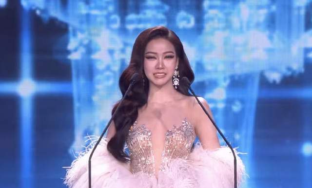 З учасницею 