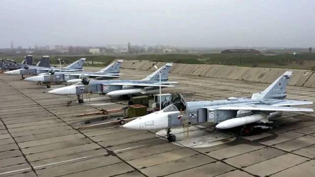 У Росії контрактник ПІвнічного флоту підпалив військову техніку і літак