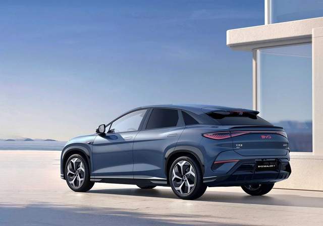 BYD фіксує падіння продажів у Китаї